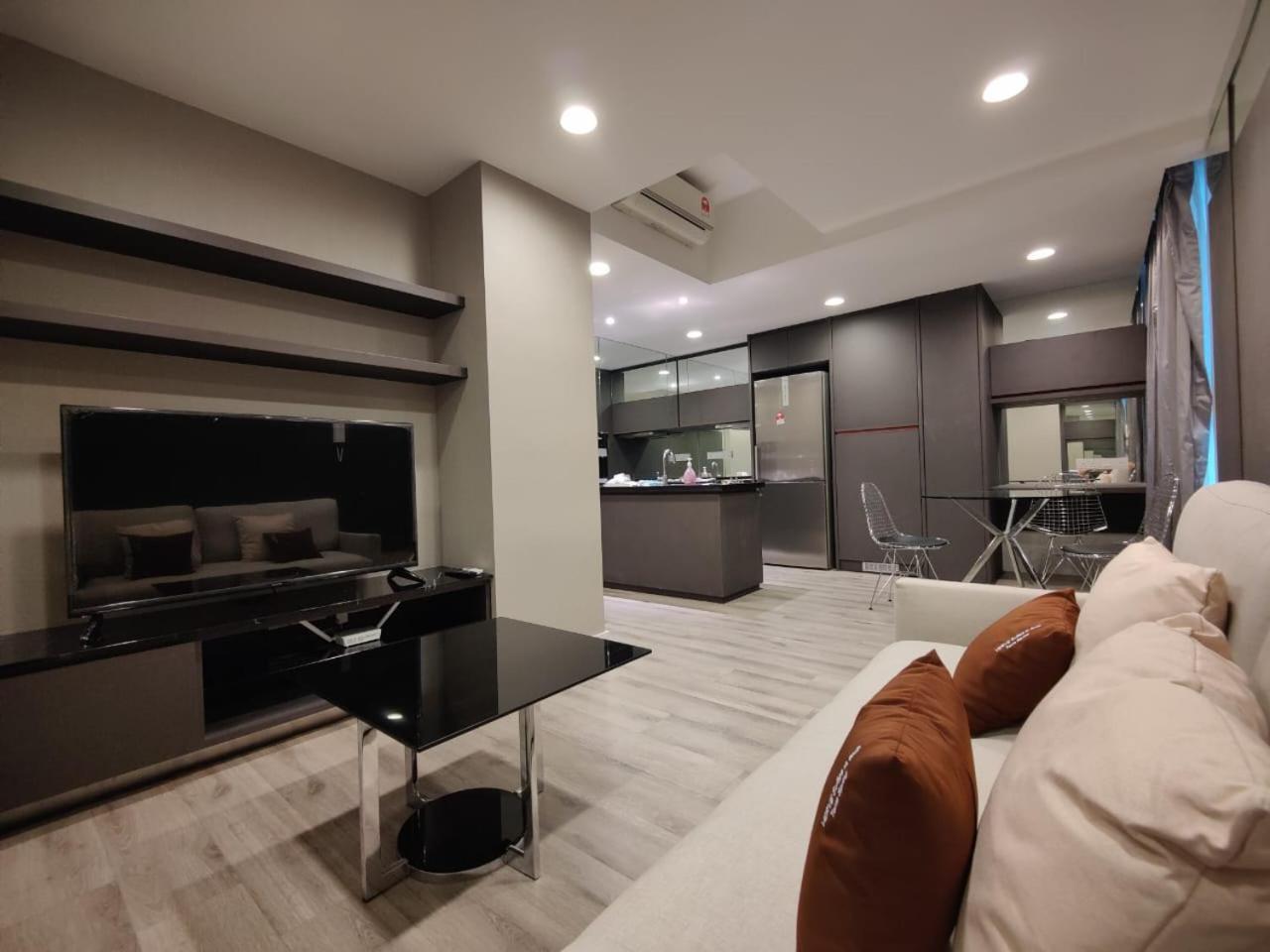 Mulberry Verve Suites Kl Mid Valley Kuala Lumpur Exterior photo